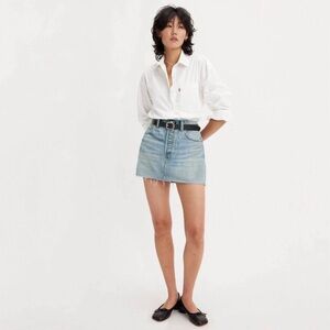 Levi’s Women’s Icon Skirt Size 25 Mini Excellent Light Blue Wash